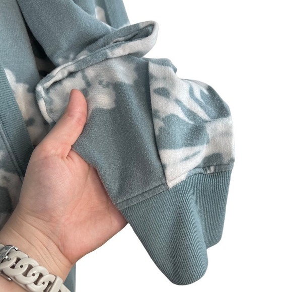 Athleta Balance Printed Tie Dye Pullover Hoodie in Willow Minimalist Grey Medium - Picture 6 of 8